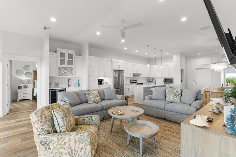 House, 4 Bedrooms, Private Pool, Beach View | Living area | 46-inch Smart TV with cable channels