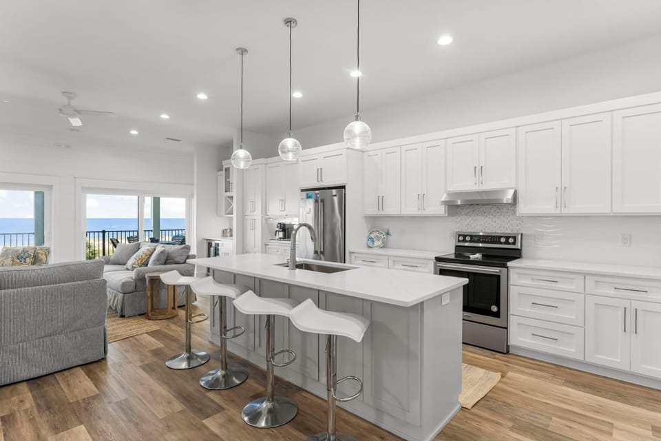 House, 4 Bedrooms, Private Pool, Beach View | Private kitchen | Coffee/tea maker, full-size fridge, microwave, oven