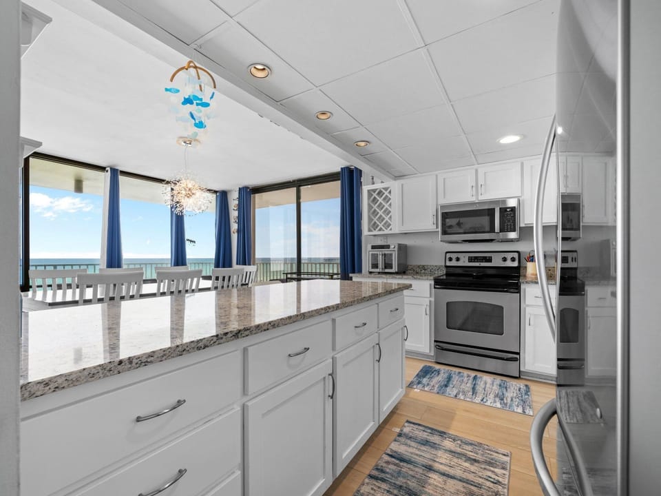 Condo, Multiple Beds (Windward 408 at Edgewater) | Private kitchen | Oven, toaster