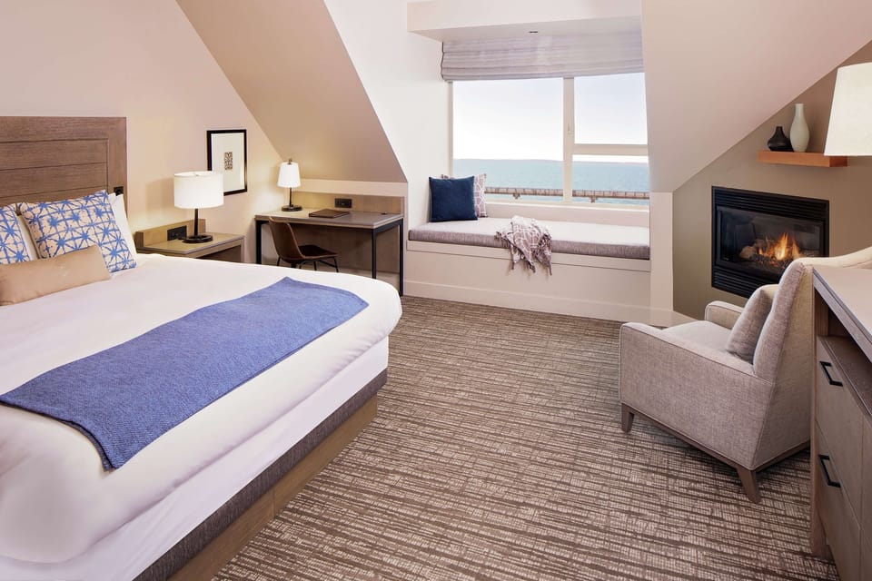 Deluxe Room, 1 King Bed, Bay View | Premium bedding, down comforters, minibar, desk