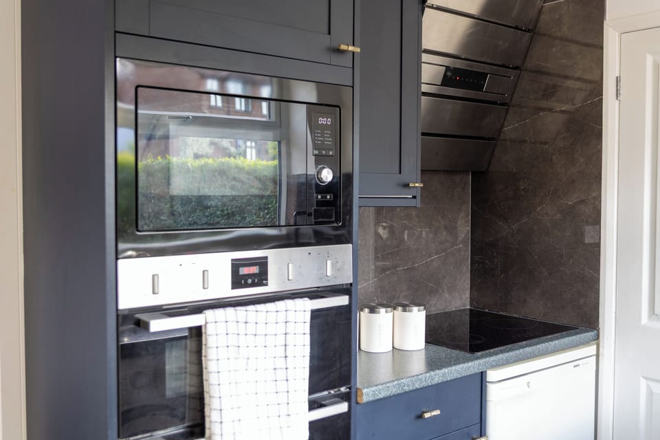 Apartment, Garden View | Private kitchen | Coffee/tea maker, electric kettle, toaster