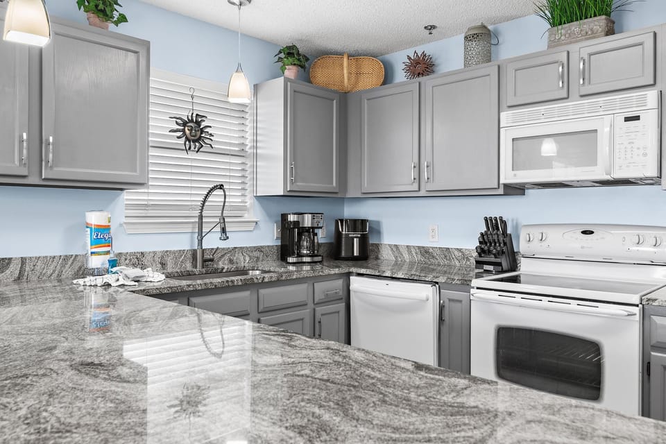 Condo, Multiple Beds (Grand Caribbean East 313) | Private kitchen