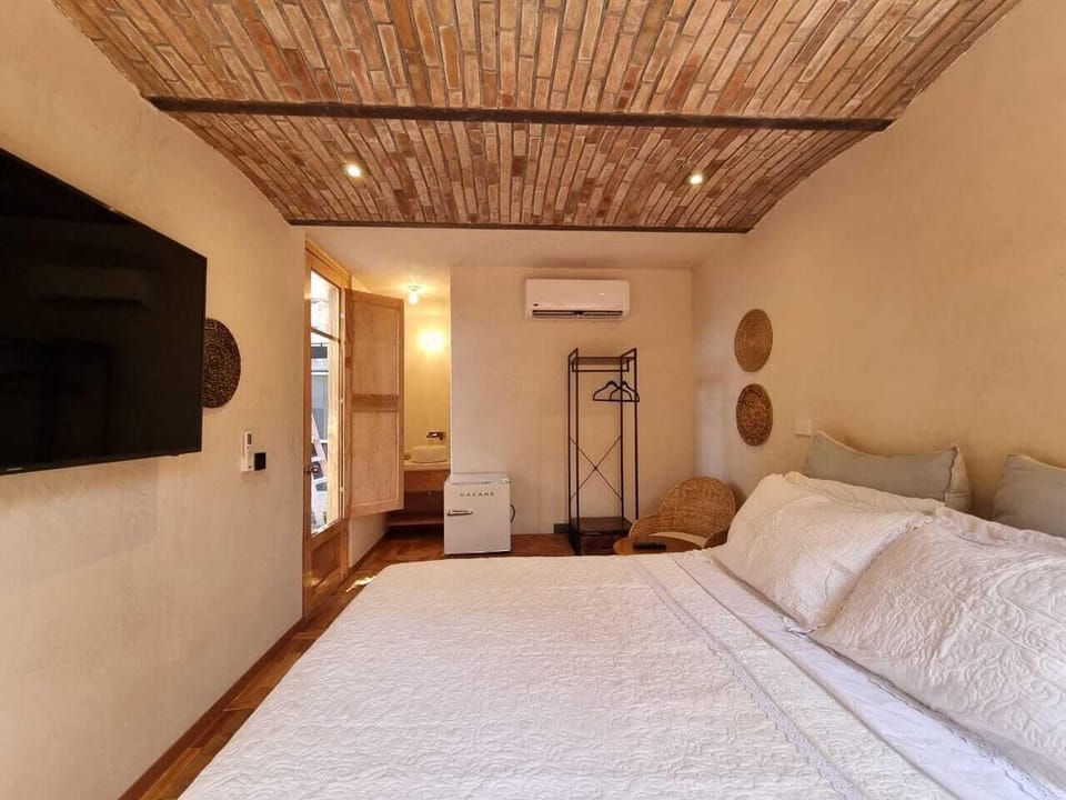 Comfort Double Room, Patio, Garden View | Desk, WiFi (free)
