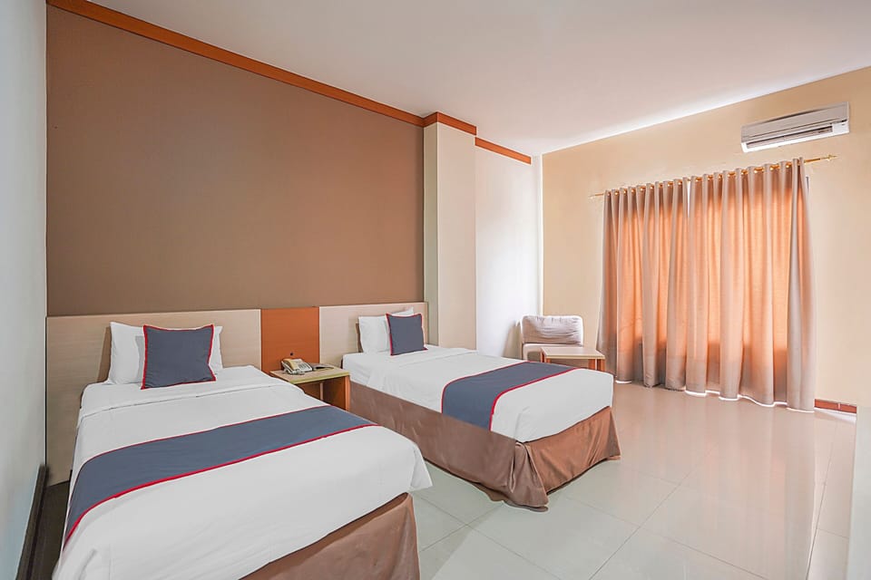 Deluxe Twin Room | Desk, free WiFi, bed sheets