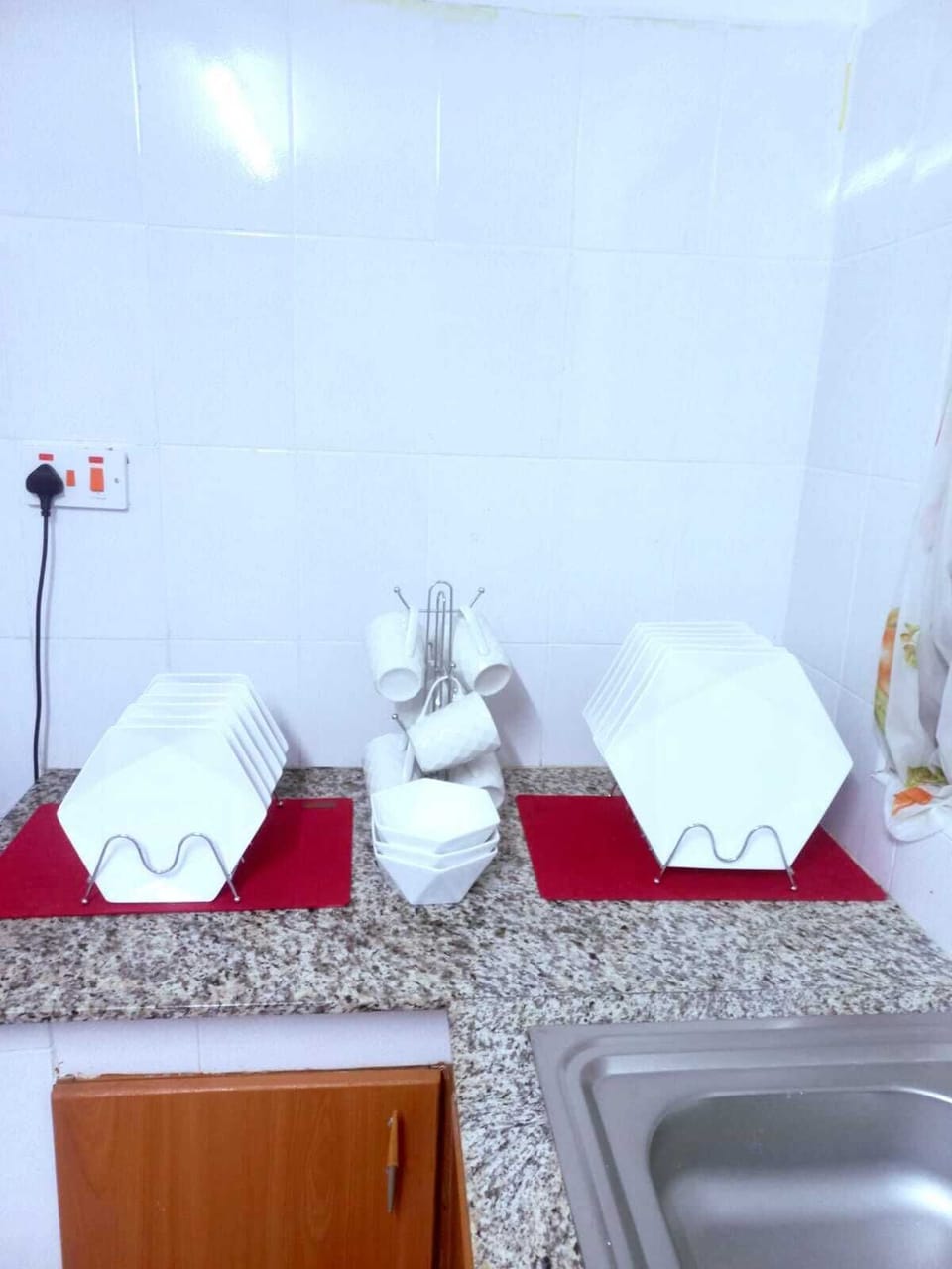 Deluxe Apartment, City View | Private kitchen | Fridge, microwave, cookware/dishes/utensils