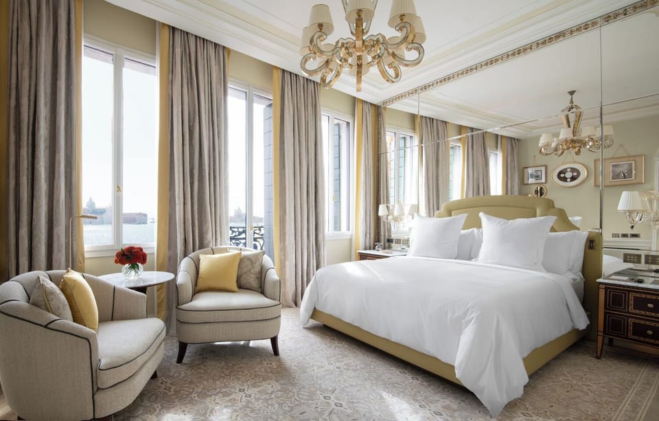 Hypo-allergenic bedding, minibar, in-room safe, desk