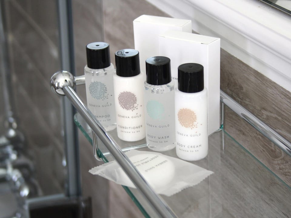 Double Room | Bathroom amenities | Shower, free toiletries, bathrobes, slippers