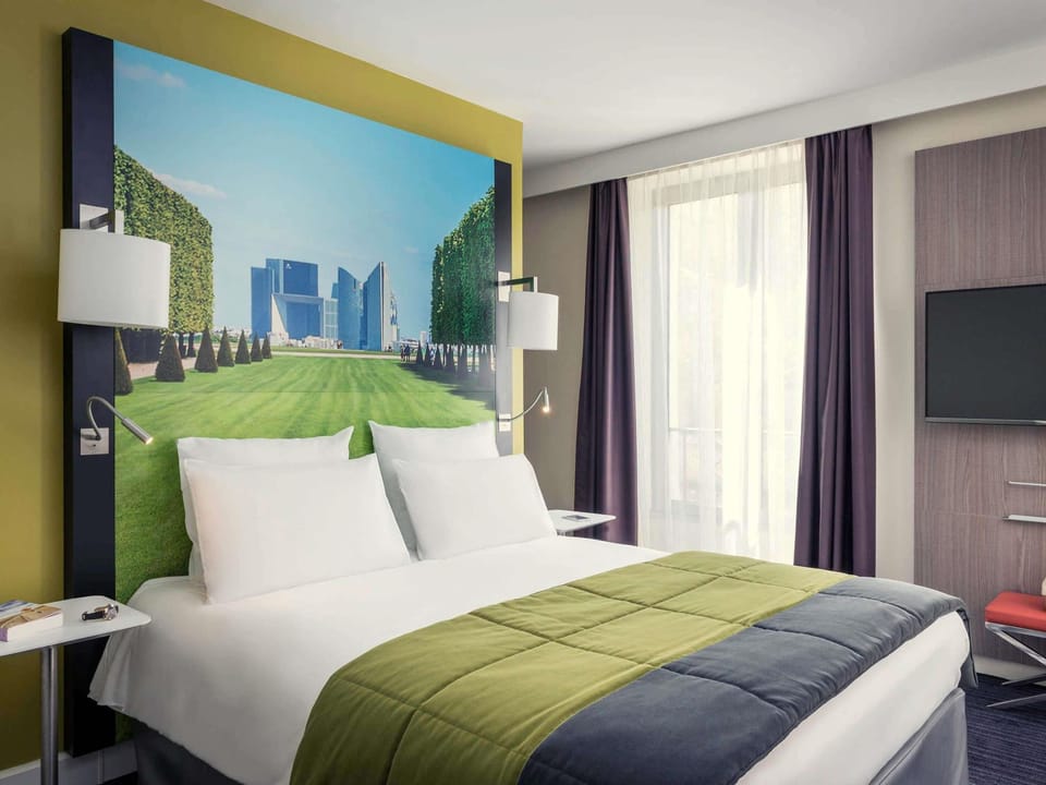 Standard Room, 1 Double Bed | Premium bedding, free minibar, in-room safe, desk