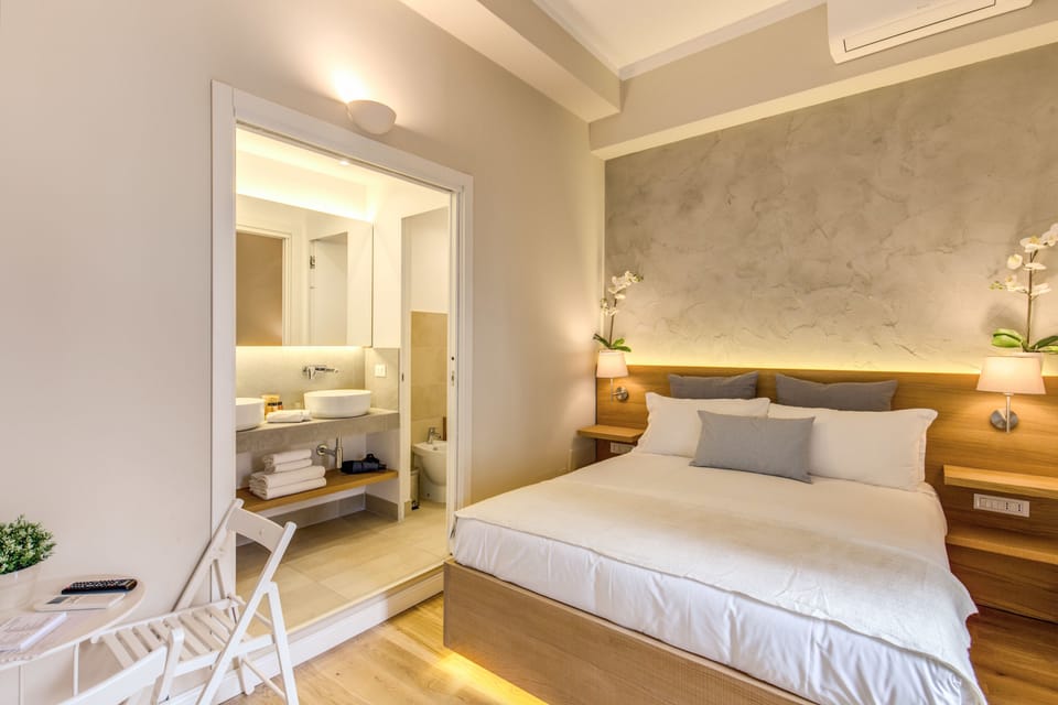 Deluxe Room | Premium bedding, in-room safe, desk, soundproofing