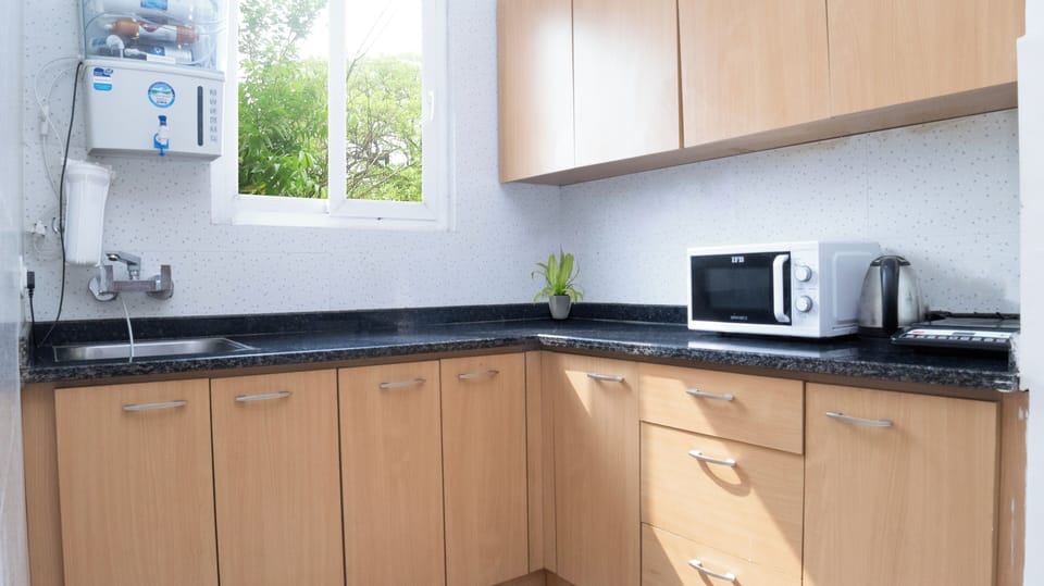 Studio, City View | Private kitchen | Fridge, microwave, oven, dishwasher