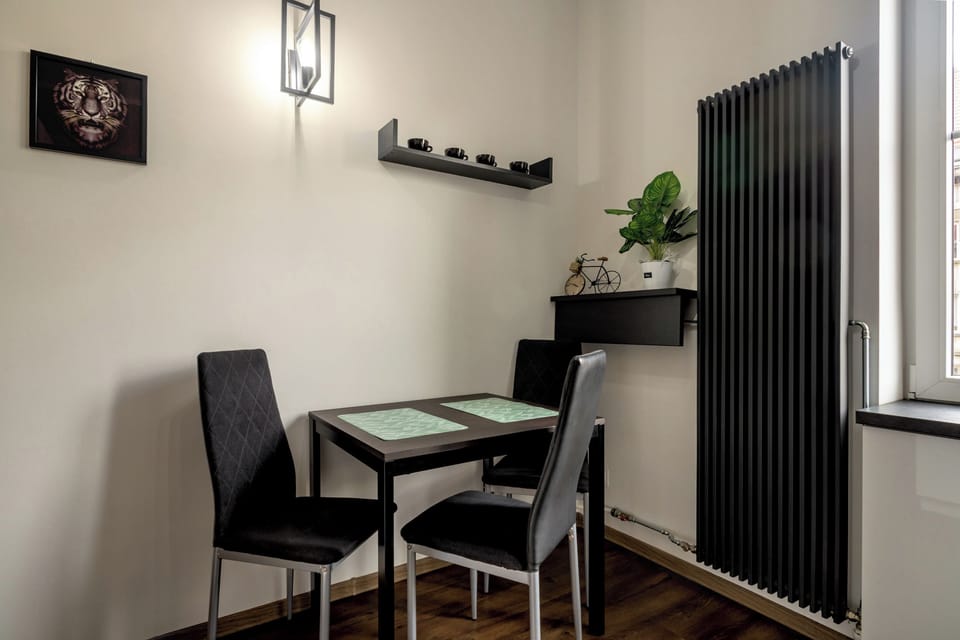 Apartment, City View | In-room dining