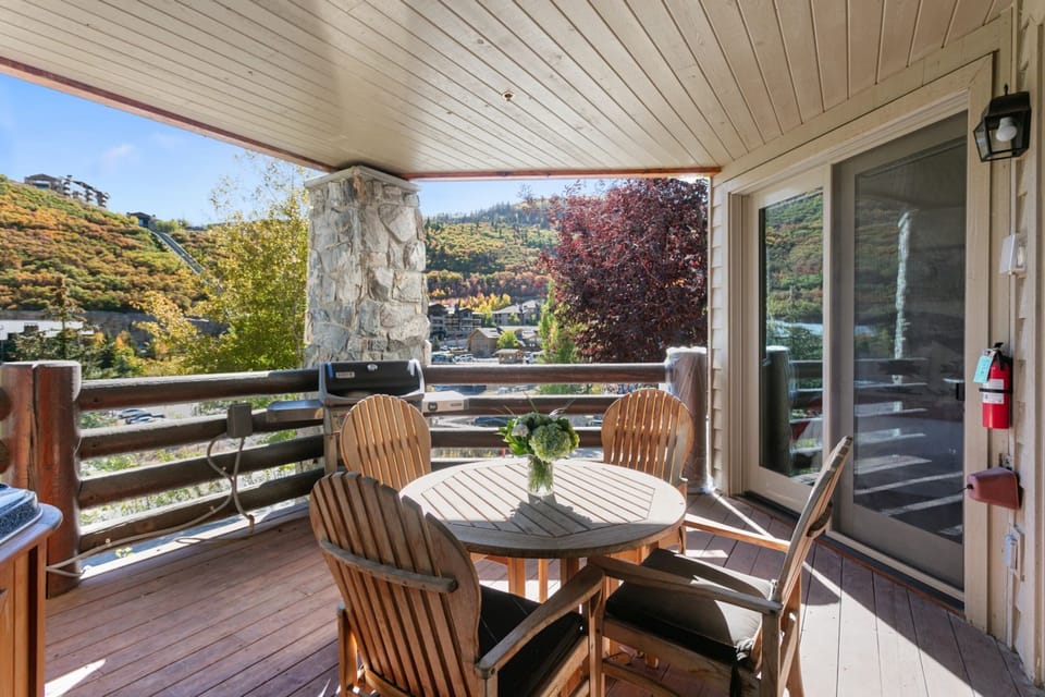 Condo, 2 Bedrooms | Outdoor dining