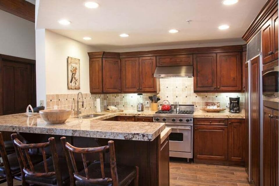Condo, 2 Bedrooms | Private kitchen | Fridge, oven, coffee/tea maker, toaster