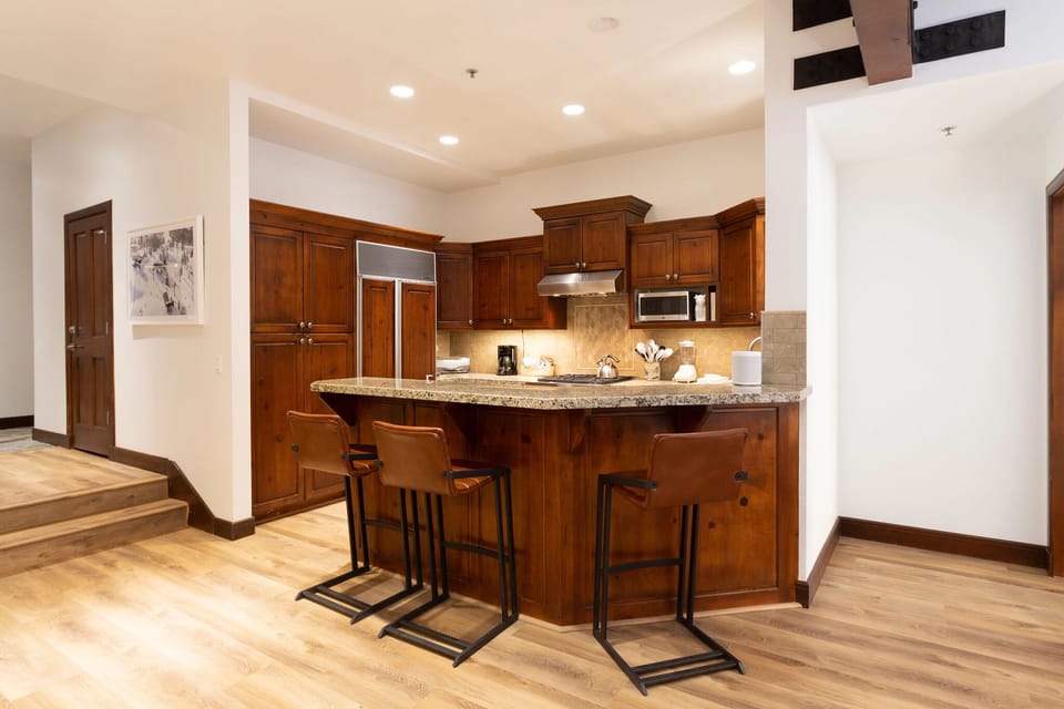 Condo, 2 Bedrooms | Private kitchen | Fridge, oven, coffee/tea maker, toaster