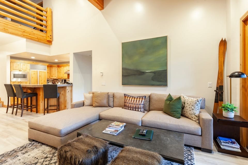 Condo, 4 Bedrooms | Living area | Smart TV