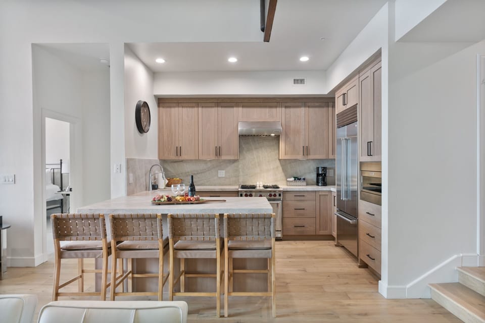 Condo, 3 Bedrooms | Private kitchen | Fridge, oven, coffee/tea maker, toaster