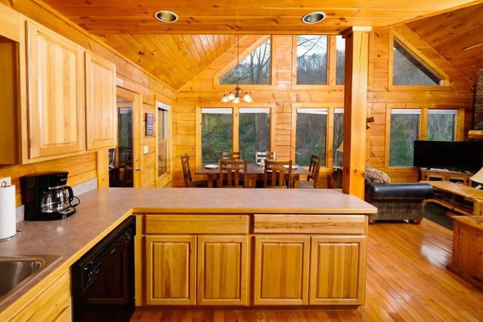 House | 3 bedrooms, high-speed internet