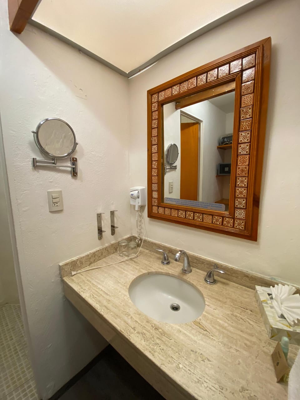 Junior Suite, 2 Double Beds | Bathroom | Hair dryer, towels