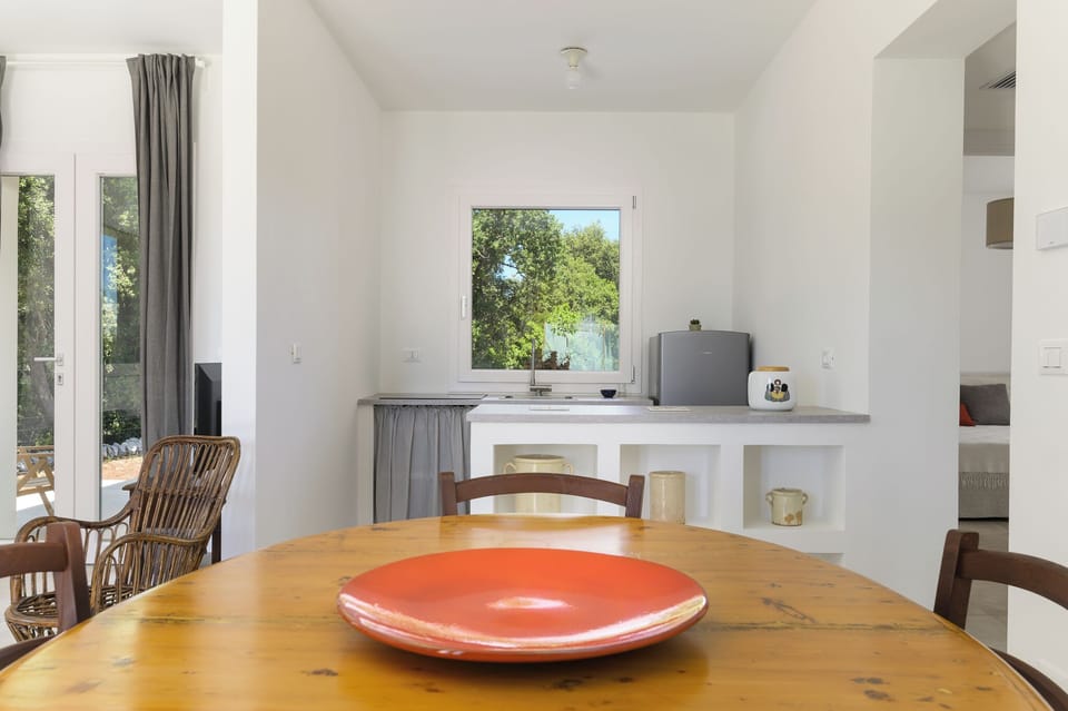 Standard Villa, 2 Bedrooms (Apartment) | Dining room