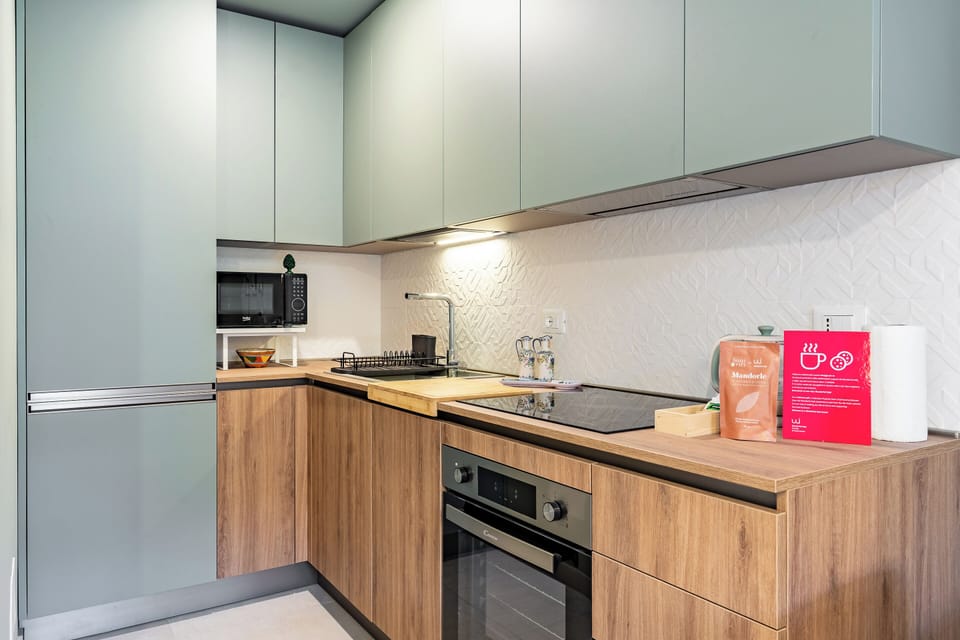 Standard Apartment, 1 Bedroom (Apartment) | Private kitchen | Fridge, microwave, oven, stovetop