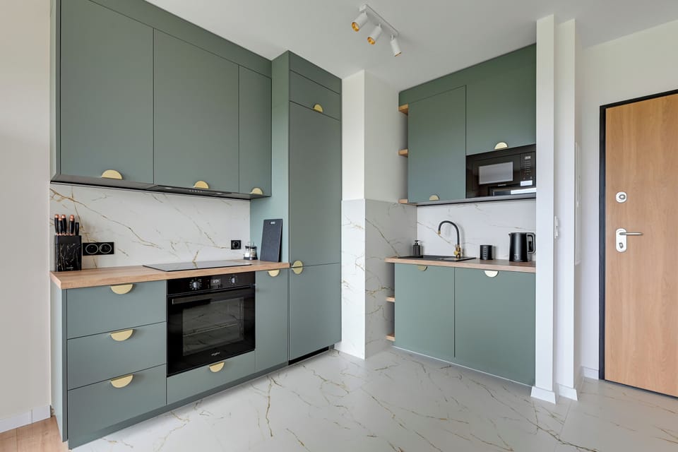 Comfort Studio, Balcony | Private kitchen | Electric kettle