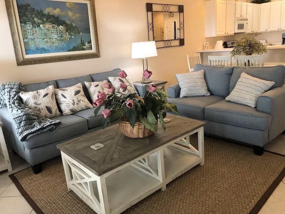 Condo, Multiple Beds (Pavilion Palms 205B) | Living area | TV