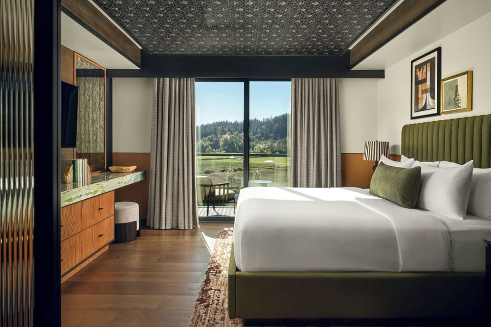 Premium bedding, in-room safe, desk, free rollaway beds