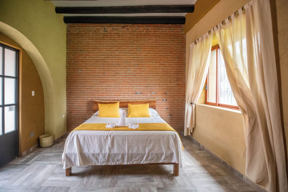 Basic Room | Bed sheets