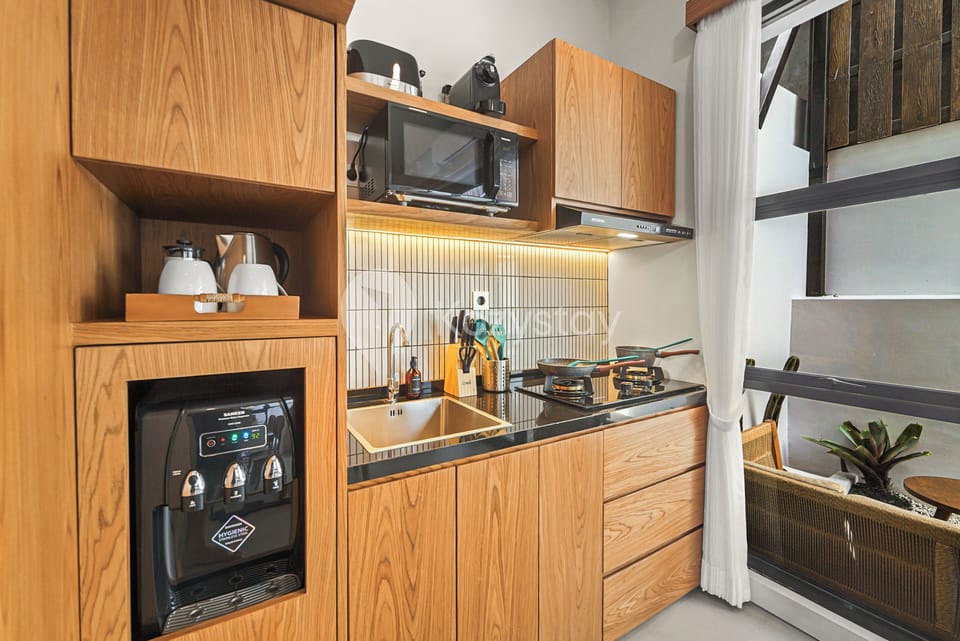 Villa, 3 Bedrooms, Private Pool, Resort View | Private kitchen | Electric kettle