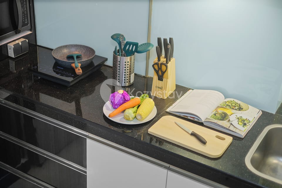 Apartment, 1 Bedroom, City View | Private kitchen