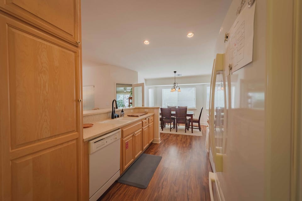 House, Multiple Beds, Patio, Garden View (Seabreeze Bungalow) | Private kitchen