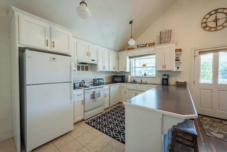 House, Multiple Beds, Kitchen (Red Barn Loft) | Private kitchen