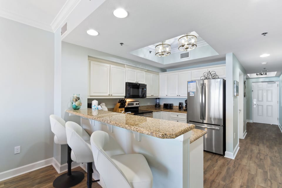 Signature Condo, 3 Bedrooms, Balcony, Beach View | Private kitchen | Fridge, microwave, oven, stovetop