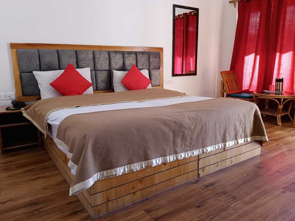 Deluxe Room | Desk, laptop workspace, WiFi (free)