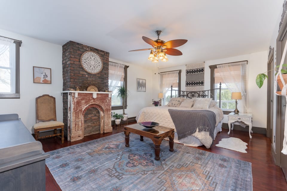 Artist's Room | Individually decorated, individually furnished, iron/ironing board