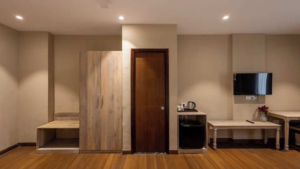 Premium bedding, in-room safe, iron/ironing board (on request)