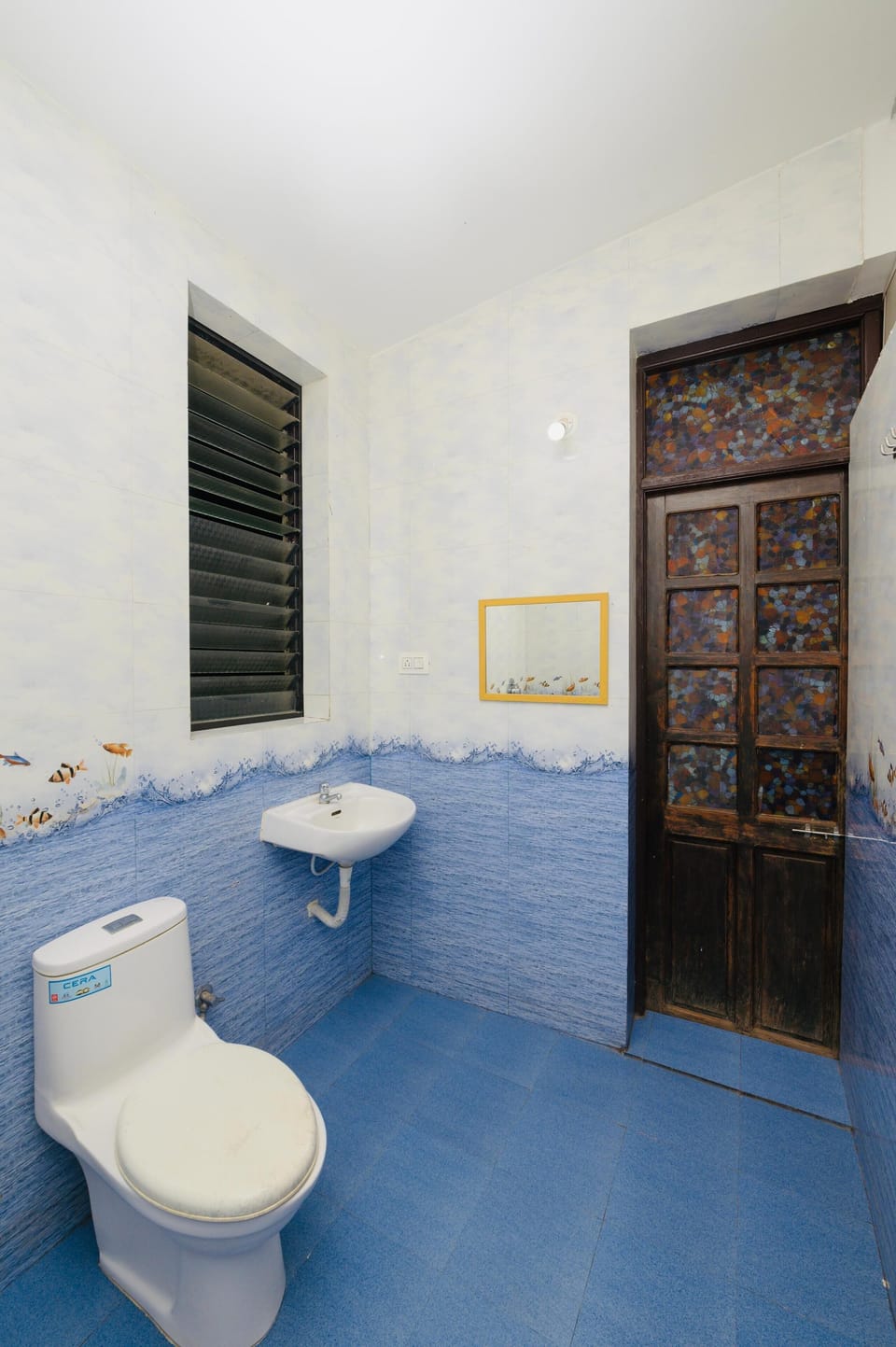 Deluxe Room | Bathroom | Free toiletries, slippers, towels, soap