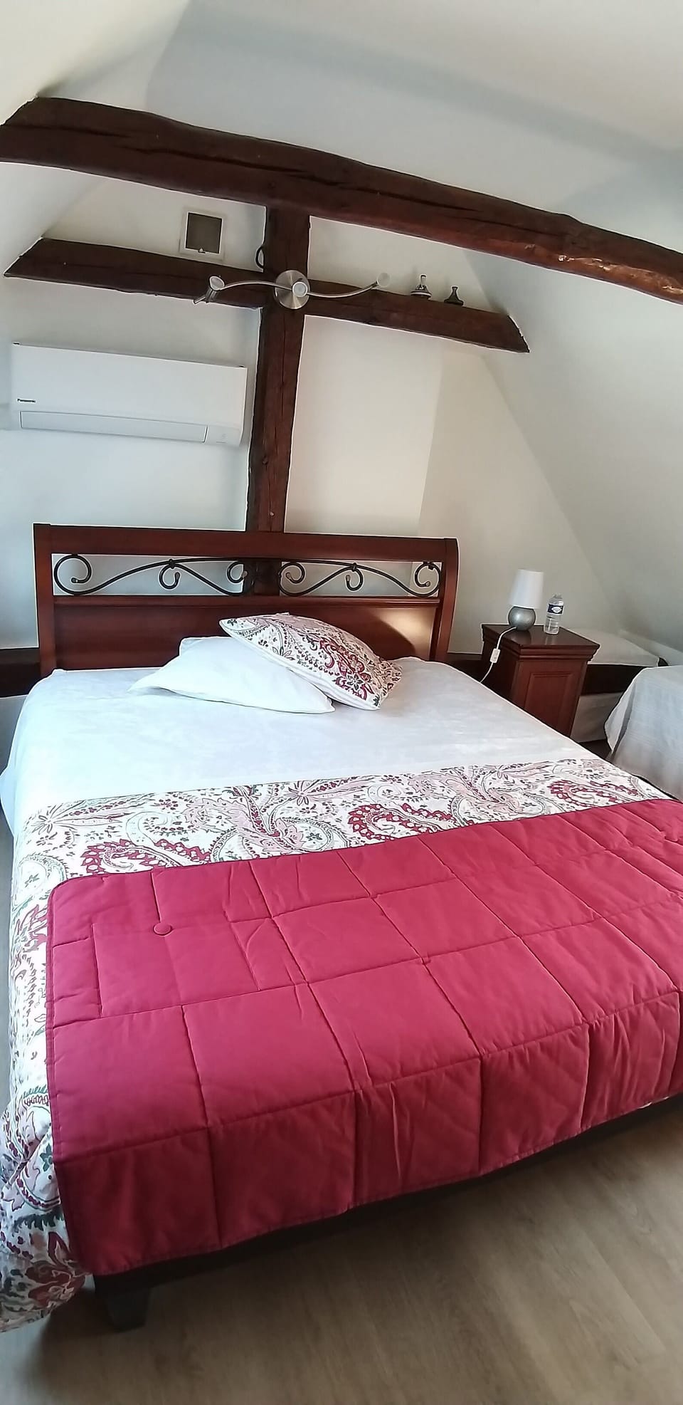 Standard Double or Twin Room, 1 Queen Bed, Garden View | Iron/ironing board, WiFi (free), bed sheets
