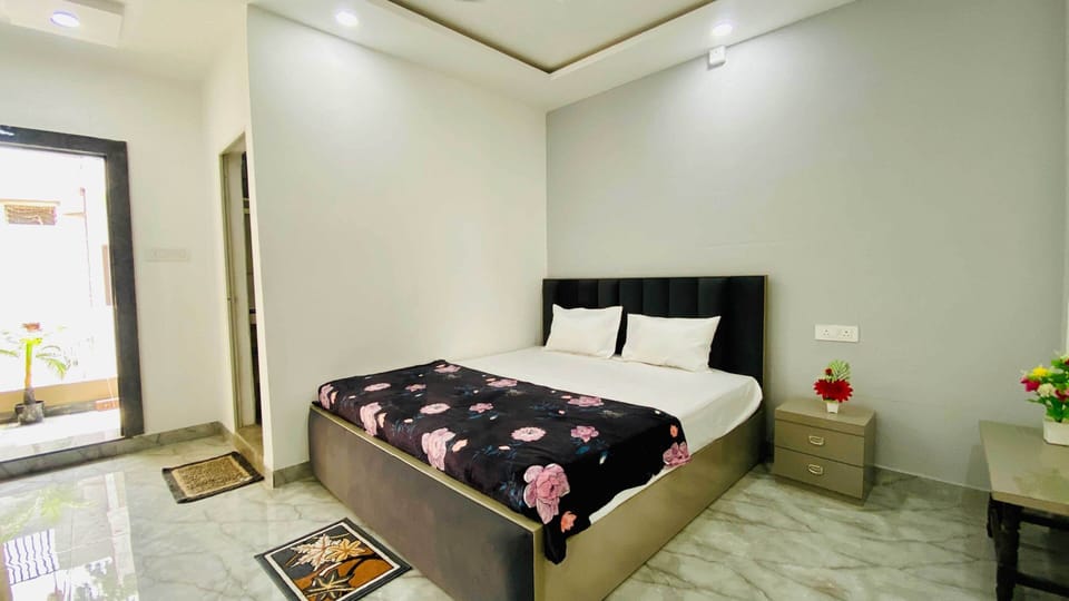 Deluxe Room, City View | Soundproofing, WiFi (free)