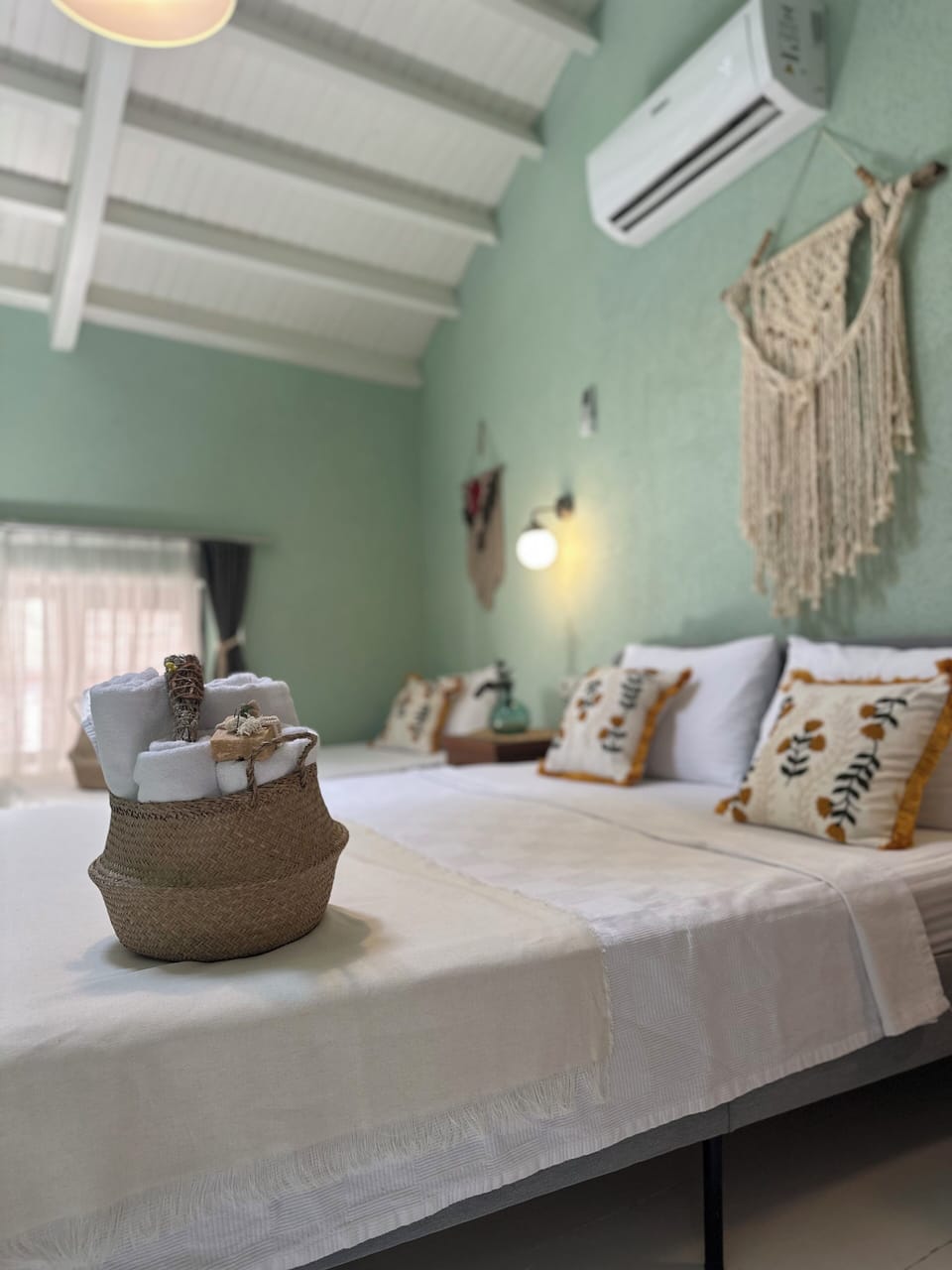 Comfort Room | Minibar, in-room safe, free WiFi, bed sheets