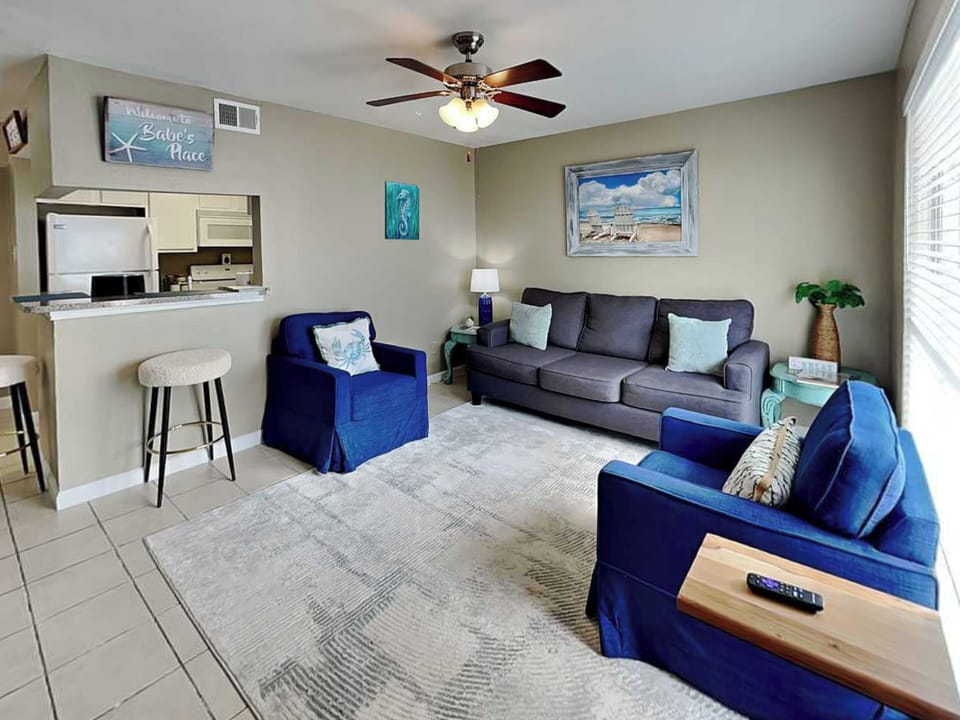 Condo (2 Bedrooms) | Property amenity