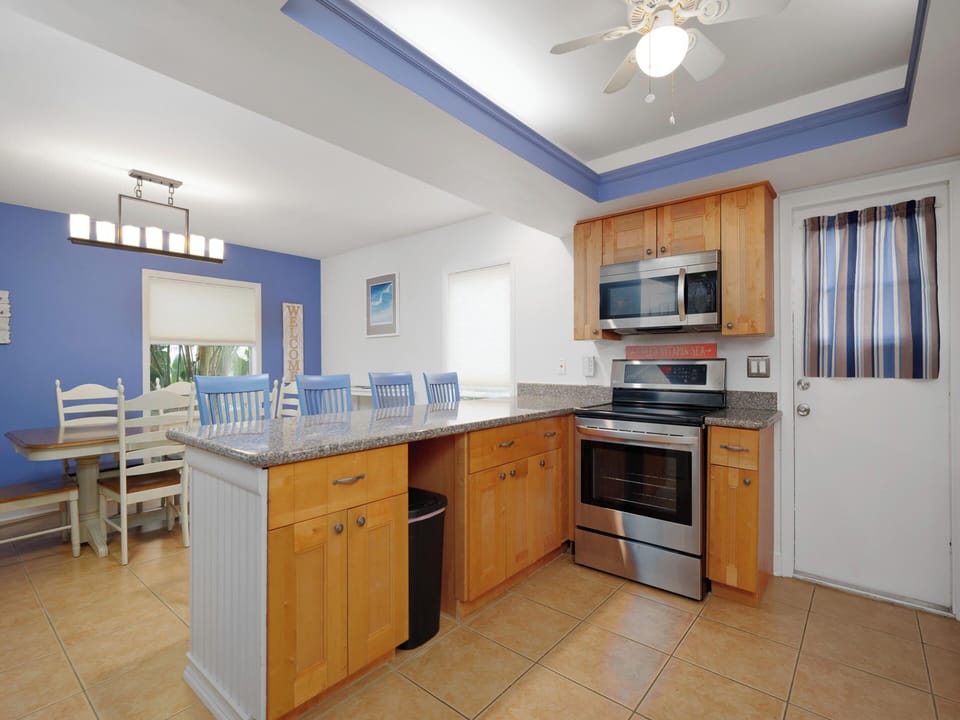 Condo (3 Bedrooms) | Property amenity