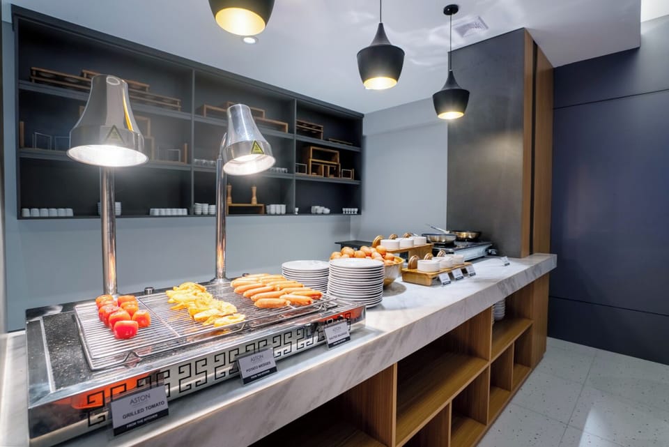 Free daily buffet breakfast
