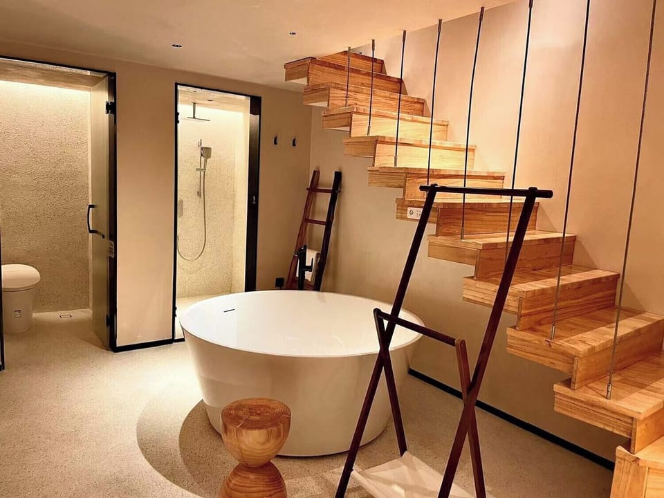 Luxury Double Room, Garden View | Bathroom | Hair dryer, bathrobes, slippers, towels