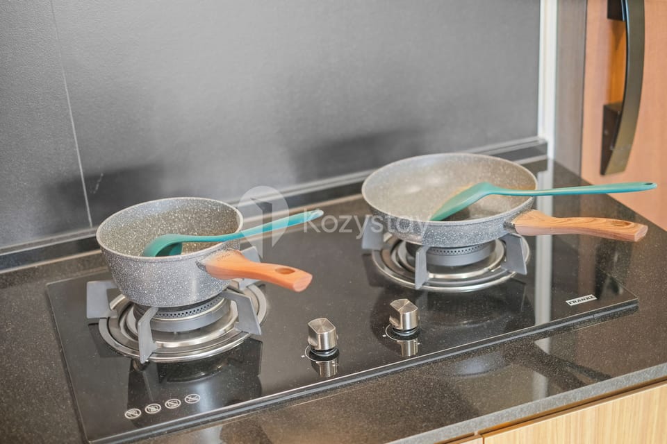 Apartment, 1 Bedroom, City View | Private kitchen | Full-size fridge, microwave, stovetop, rice cooker