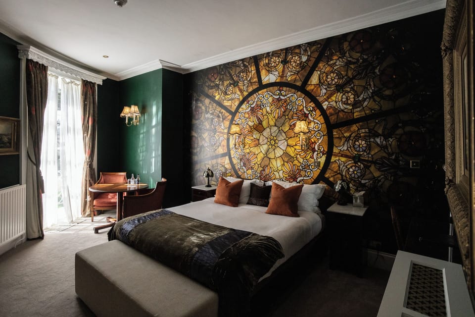 Luxury Main House | Iron/ironing board, WiFi (free), bed sheets