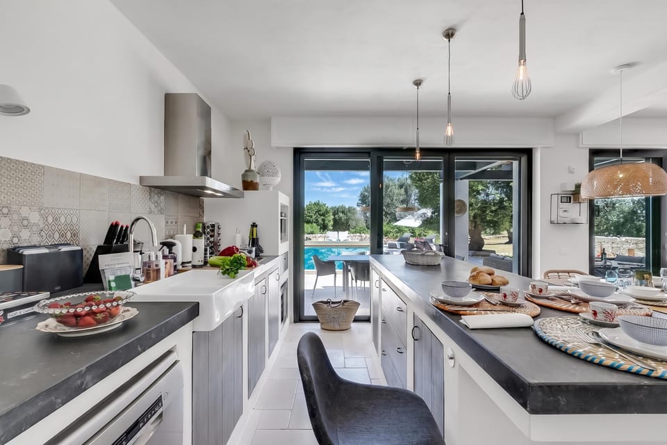 Family Villa, 4 Bedrooms, Private Pool (Villa Tartaruga Luxury With Pool) | Private kitchen