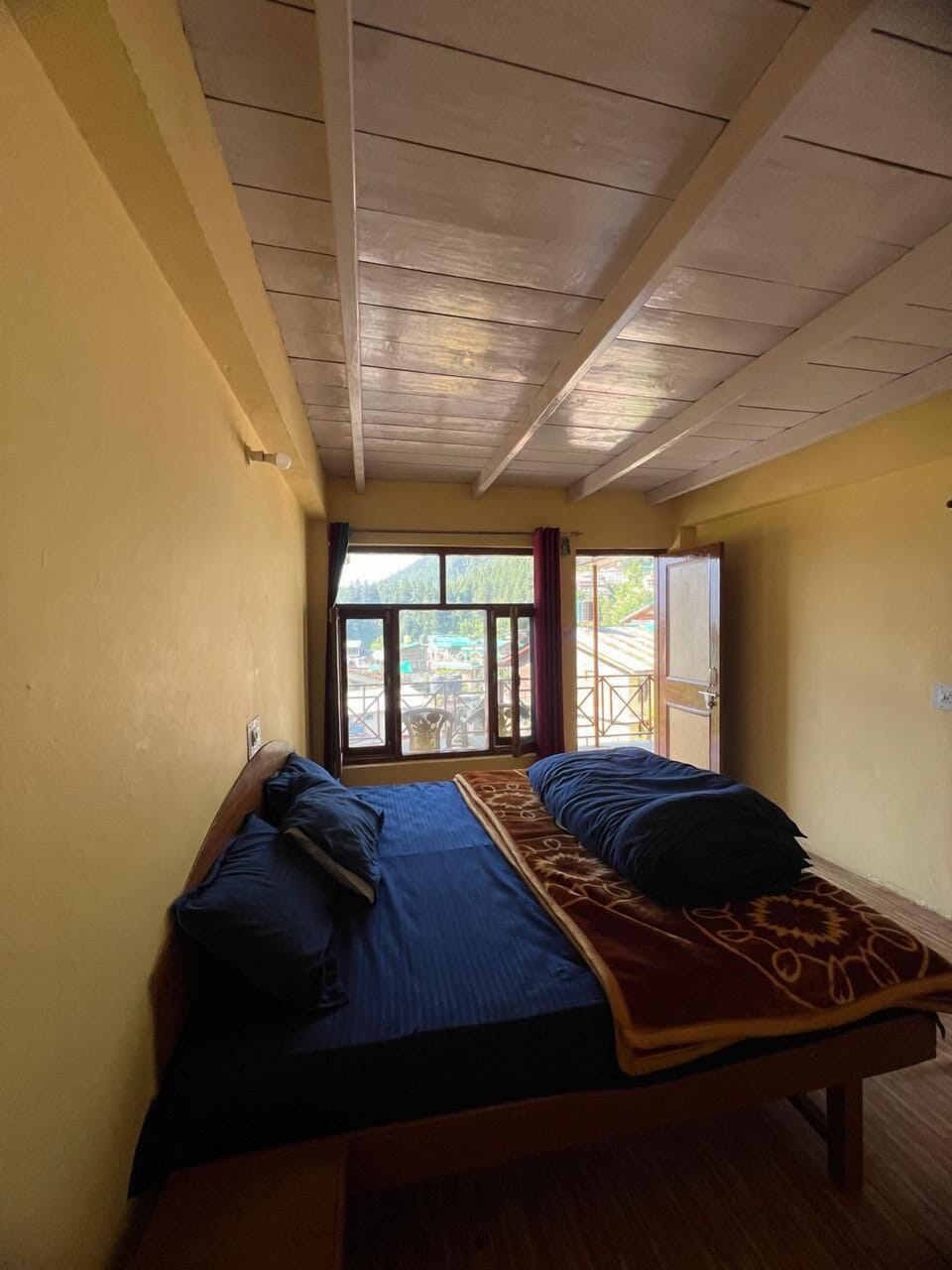 Room, Mountain View | Laptop workspace, free WiFi