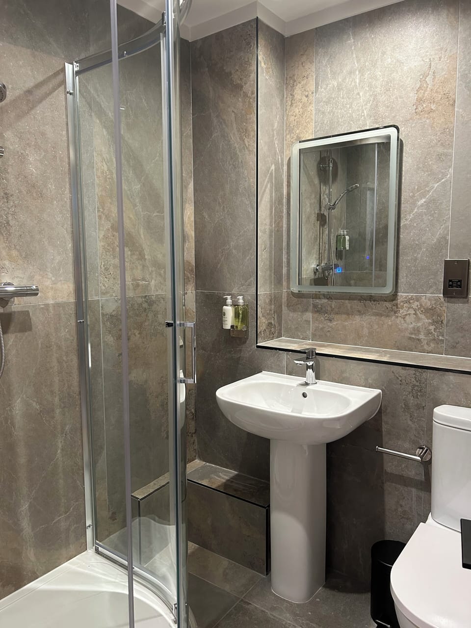 Standard Double or Twin Room | Bathroom | Hair dryer, towels, soap, shampoo