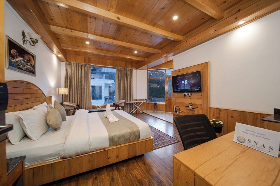 Premium Room with Balcony & Mountain View | Interior detail